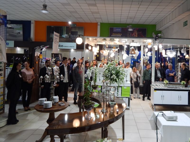 Notícia: FANIA INAUGURA NOVA LOJA EM ITAJUBÁ