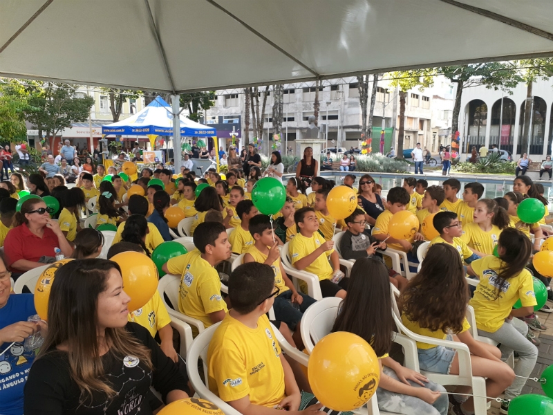 Notícia: CAMPANHA DA ACIEI 'DROGAS, NÃO ENTRE NESSE JOGO' PREMIA ALUNOS DA REDE MUNICIPAL DE ENSINO 