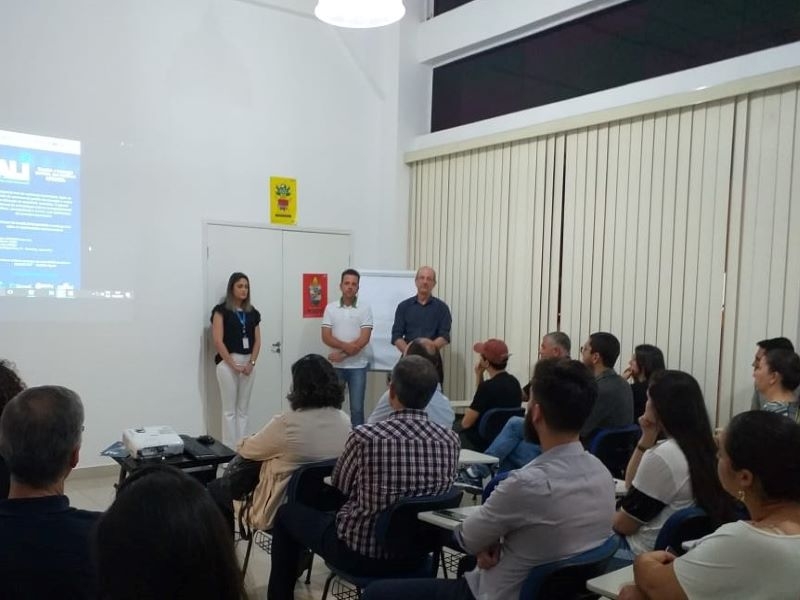 Notícia:  ACIEI, SEBRAE E SICREDI LANÇAM PROJETO 'ALI' EM ITAJUBÁ