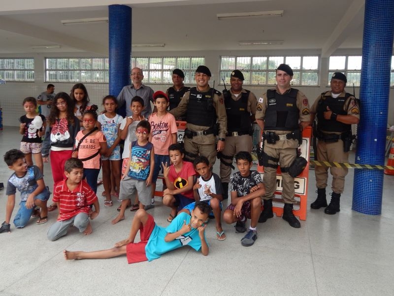 Notícia: ACIEI PARTICIPA DE AÇÃO SOCIAL NO BAIRRO JARDIM DAS COLINAS