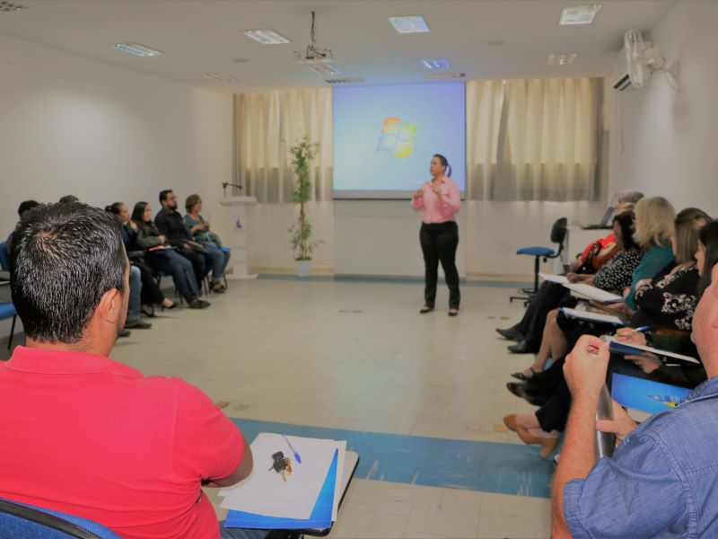 Notícia: ACIEI RECEBE ENCONTRO REGIONAL DE ASSOCIAÇÕES COMERCIAIS