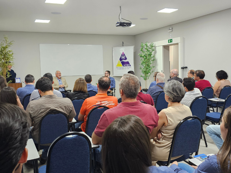 Notícia: ACIEI TALKS ESTREIA PAUTANDO OPORTUNIDADES NO MERCADO FINANCEIRO