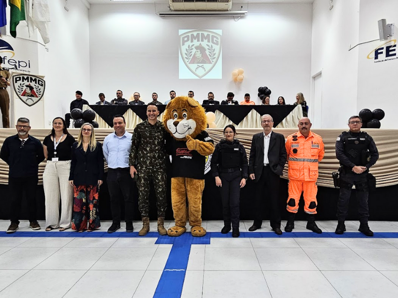 Notícia: ACIEI PRESTIGIA FORMATURA DO PROERD EM ITAJUBÁ