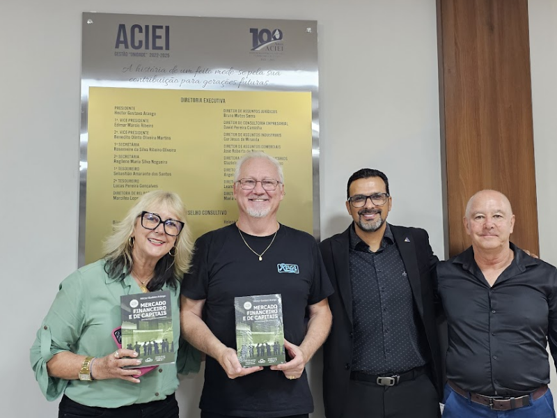 Notícia: ACIEI PROMOVE II CAFÉ EMPRESARIAL COM LANÇAMENTO DE LIVRO SOBRE INVESTIMENTOS